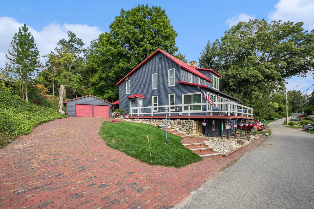 55945 Inn D Inn Drive Dowagiac, MI 49047