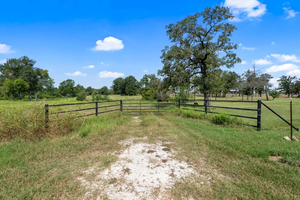 Cazey Loop Franklin, TX 77856
