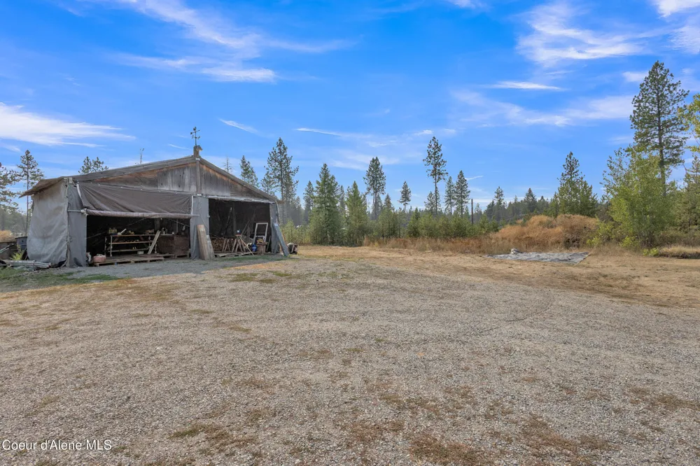 396 Wakena Lane Priest River, ID 83856