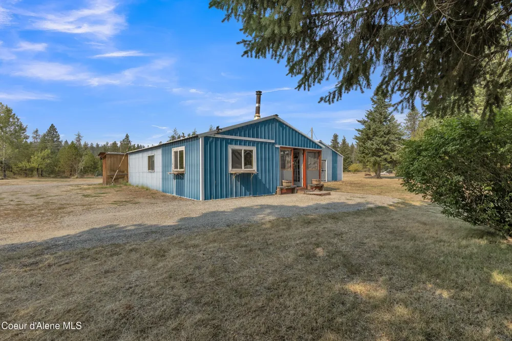 396 Wakena Lane Priest River, ID 83856