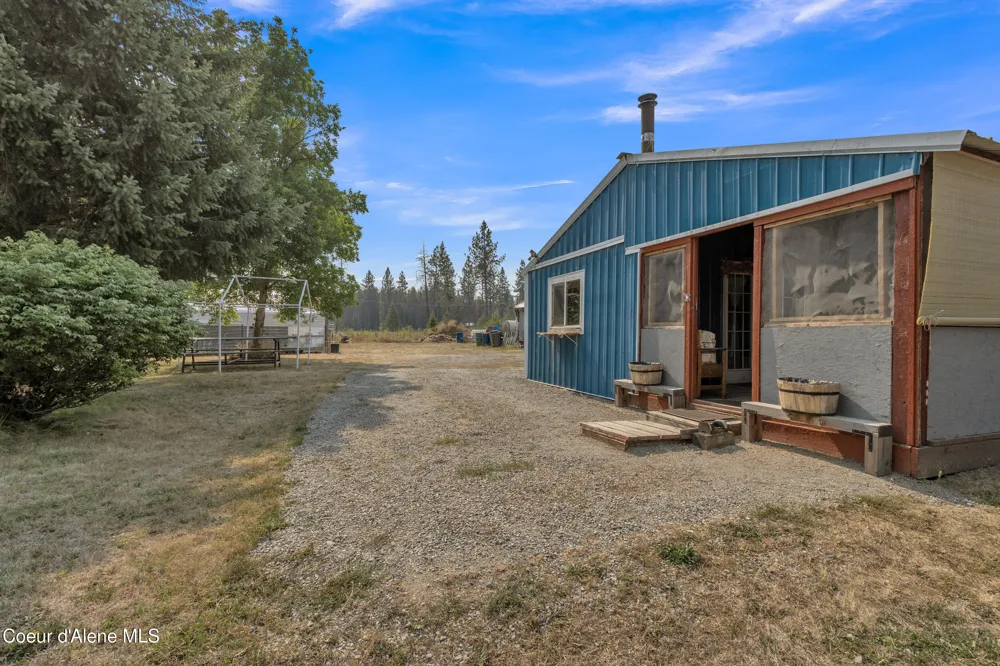 396 Wakena Lane Priest River, ID 83856