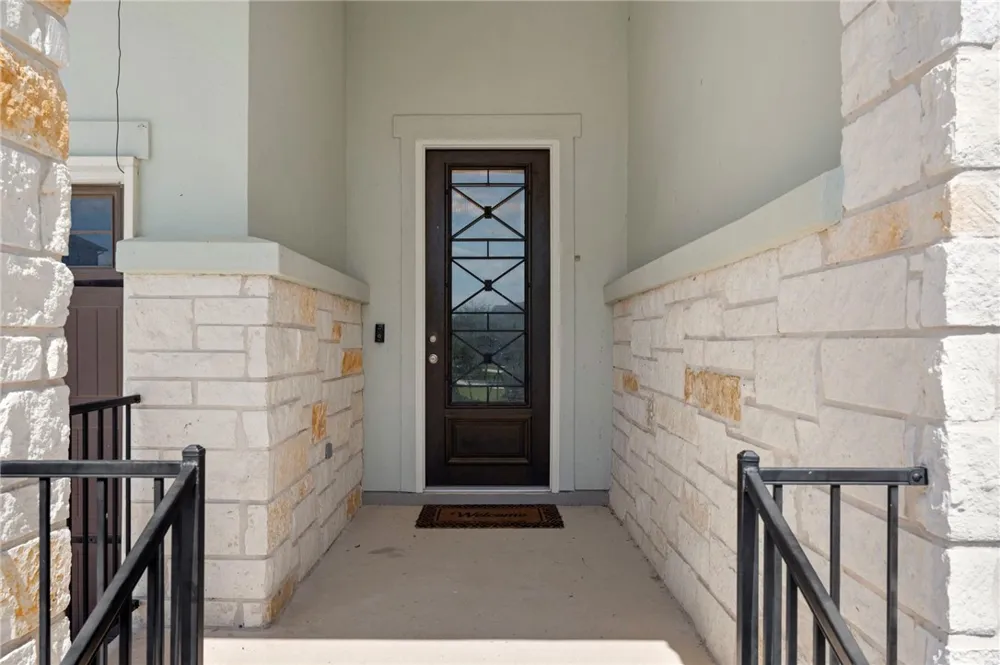 6533 Crockett Schertz, TX 78108