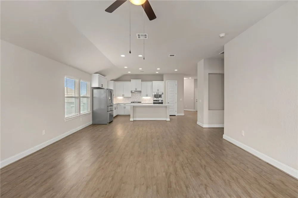 6533 Crockett Schertz, TX 78108