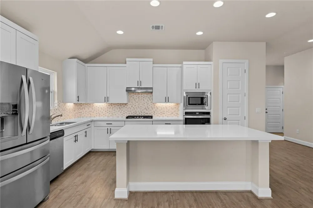6533 Crockett Schertz, TX 78108