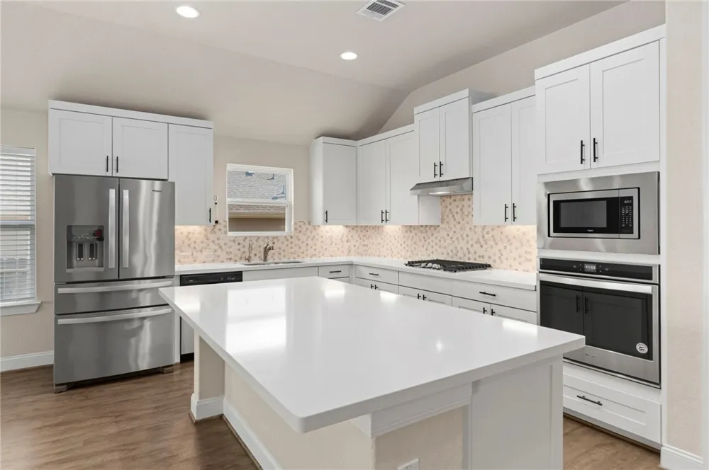 6533 Crockett Schertz, TX 78108