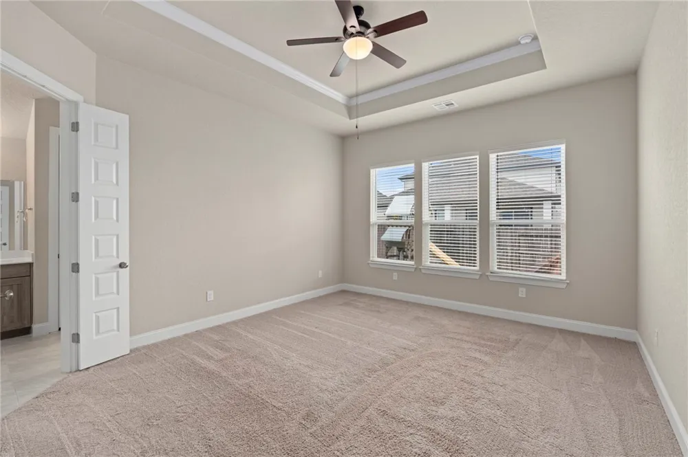 6533 Crockett Schertz, TX 78108