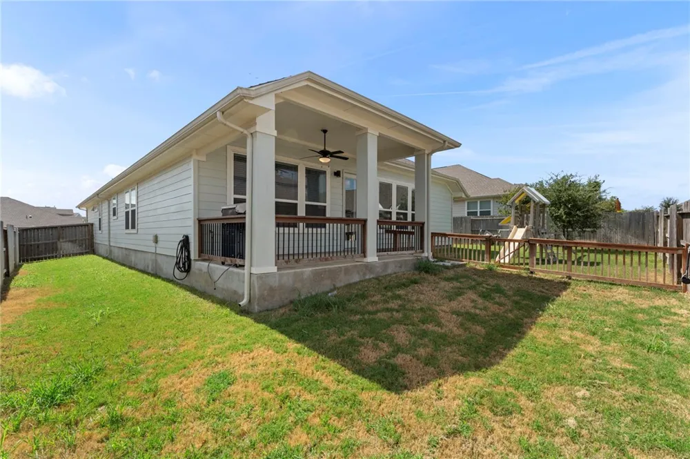 6533 Crockett Schertz, TX 78108
