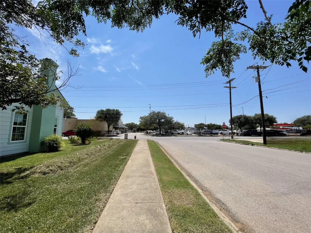201 E 6th Street Lampasas, TX 76550