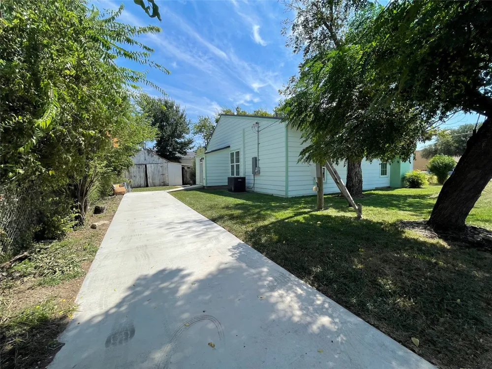 201 E 6th Street Lampasas, TX 76550