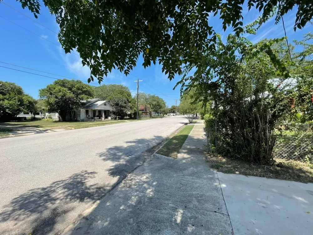 201 E 6th Street Lampasas, TX 76550