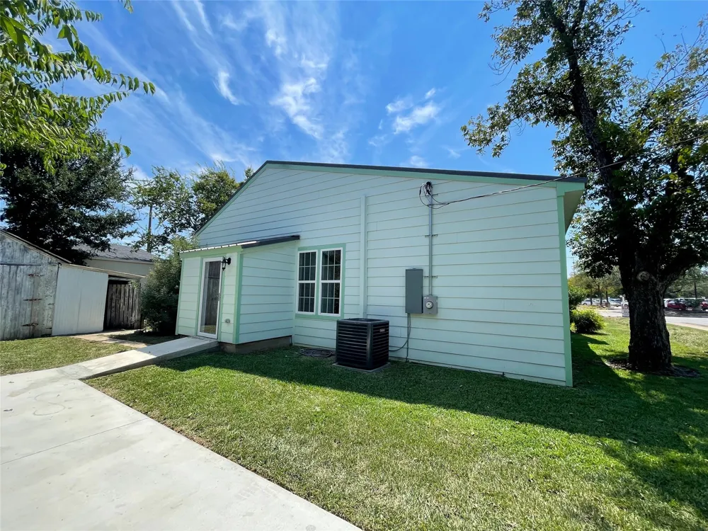 201 E 6th Street Lampasas, TX 76550