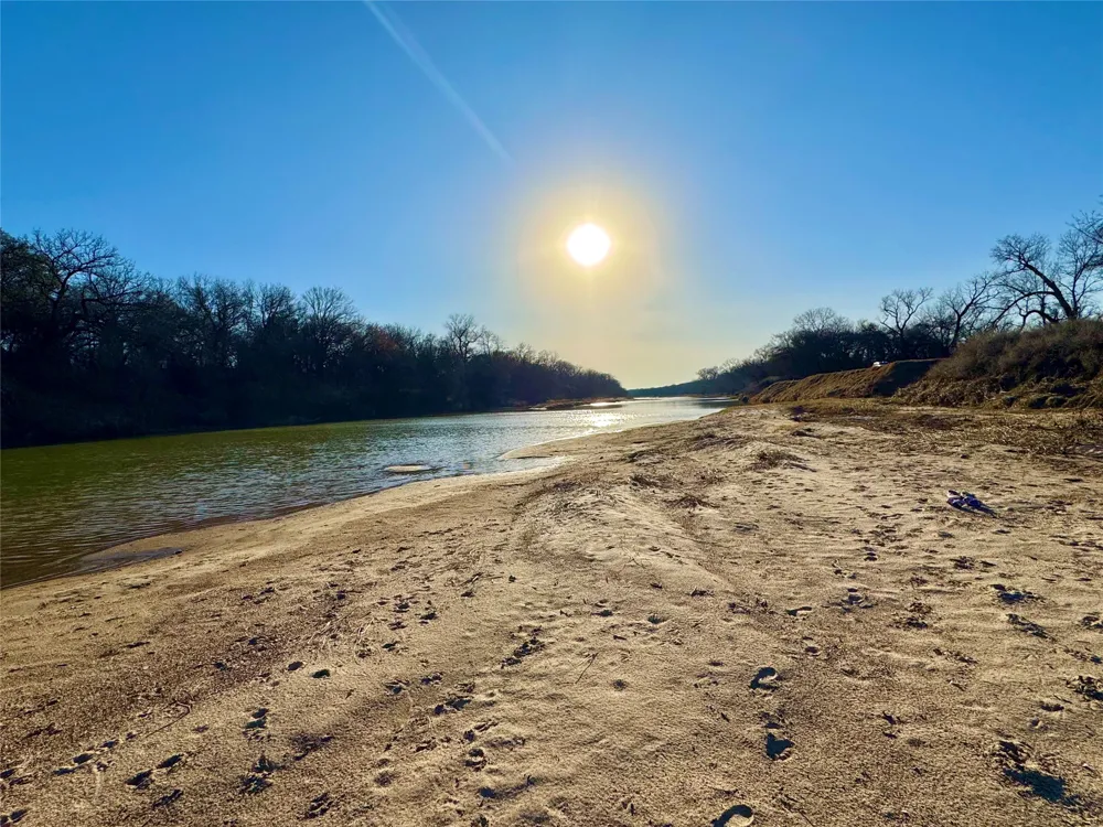 229 W Bluff Lane Millsap, TX 76066