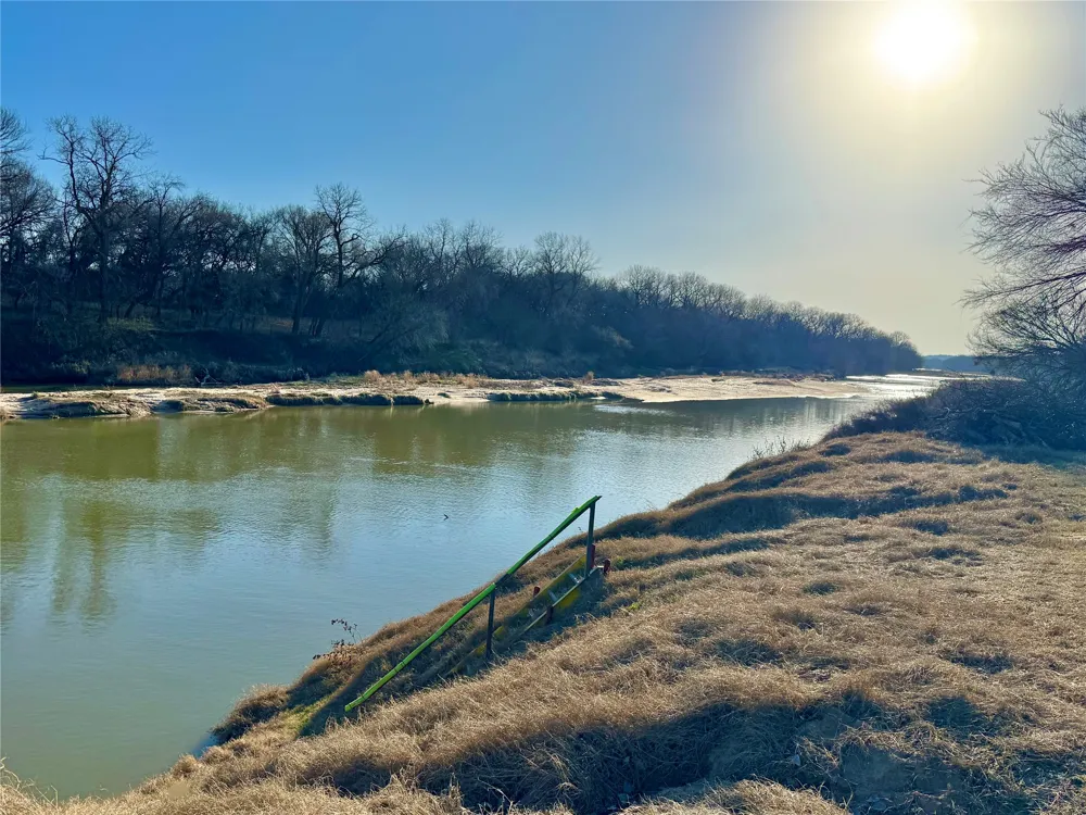 229 W Bluff Lane Millsap, TX 76066