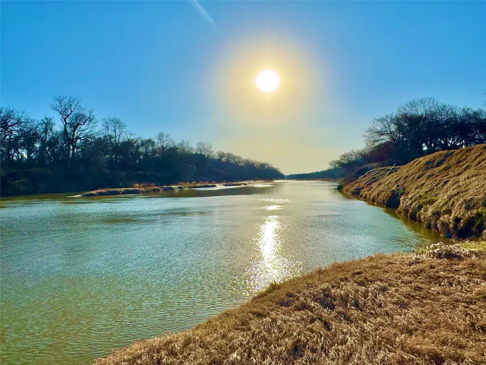 229 W Bluff Lane Millsap, TX 76066
