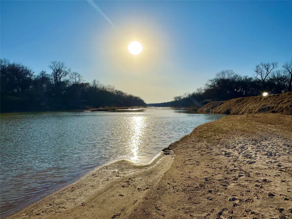 229 W Bluff Lane Millsap, TX 76066