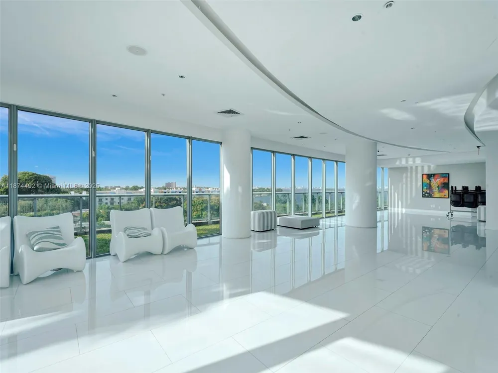 601 NE 36th St #2703 Miami, FL 33137