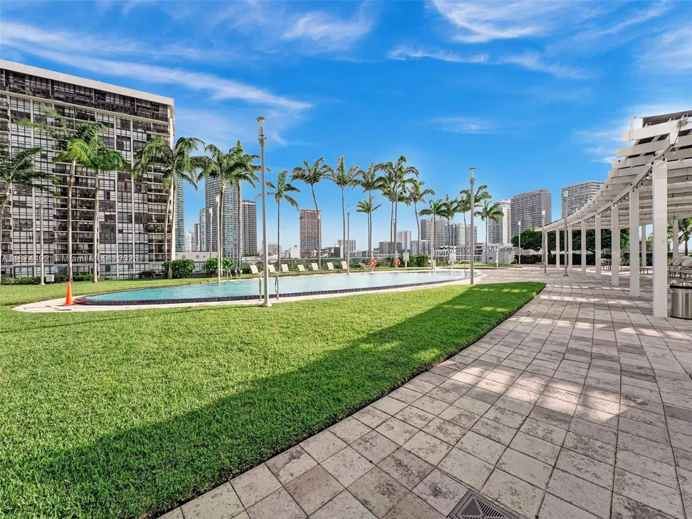 601 NE 36th St #2703 Miami, FL 33137
