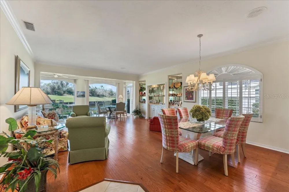 3881 CHATSWORTH GREENE COURT #20 Sarasota, FL 34235