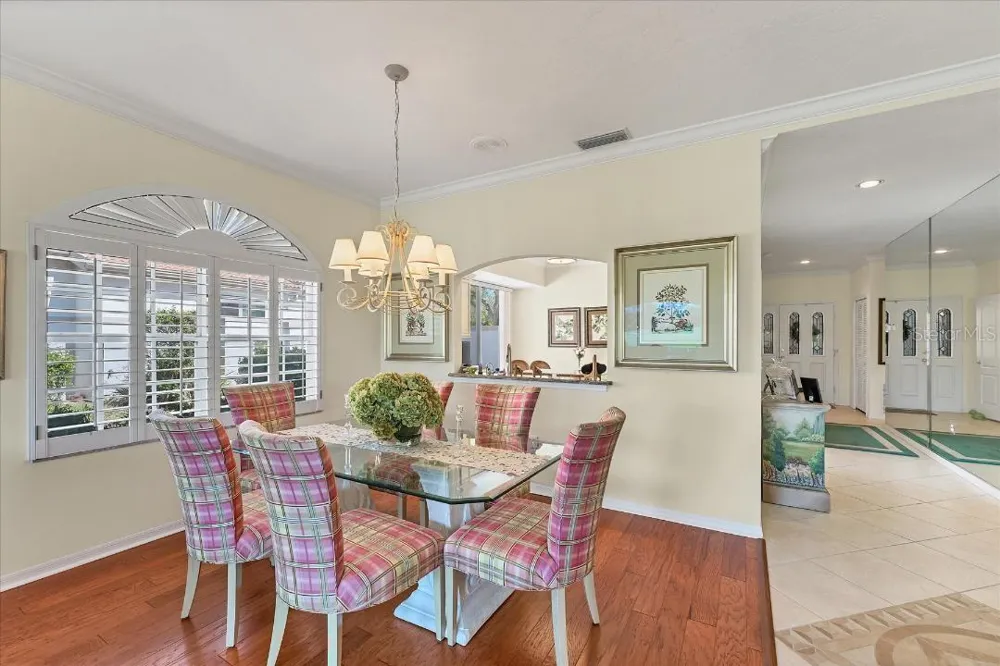 3881 CHATSWORTH GREENE COURT #20 Sarasota, FL 34235