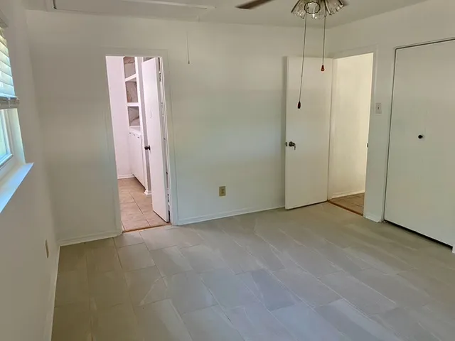 403 Kruse Loop Lakehills, TX 78063