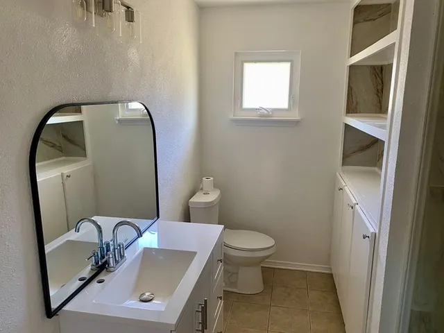 403 Kruse Loop Lakehills, TX 78063