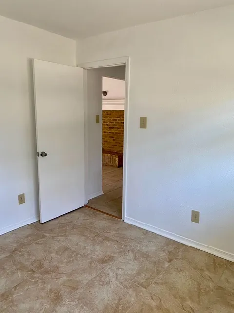 403 Kruse Loop Lakehills, TX 78063