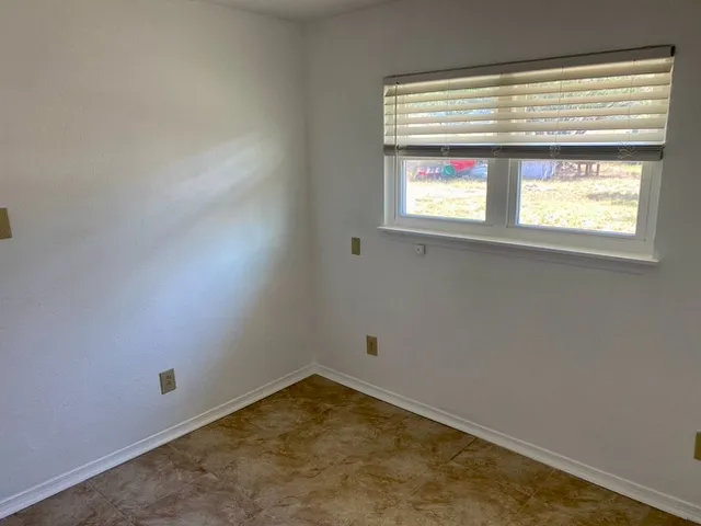 403 Kruse Loop Lakehills, TX 78063