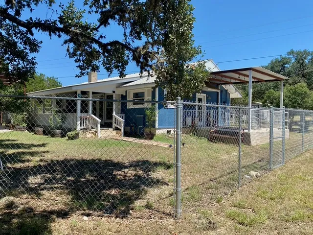 403 Kruse Loop Lakehills, TX 78063