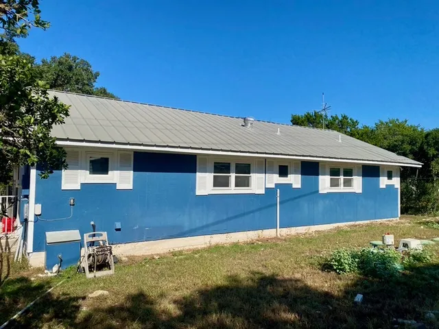 403 Kruse Loop Lakehills, TX 78063