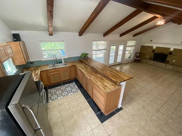 403 Kruse Loop Lakehills, TX 78063