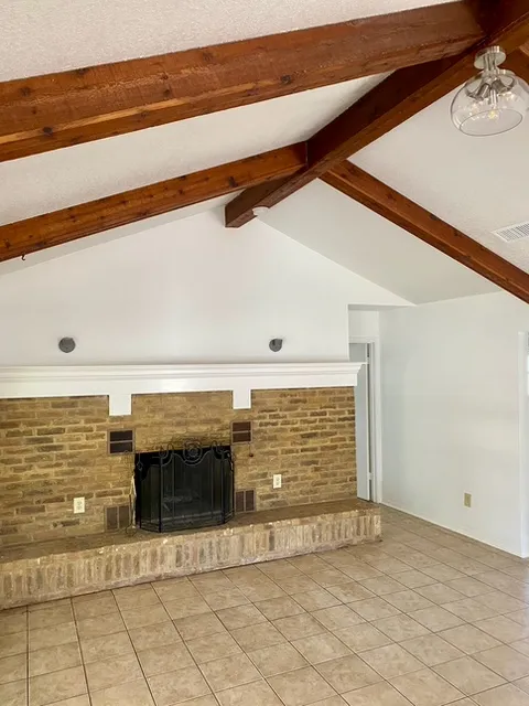 403 Kruse Loop Lakehills, TX 78063