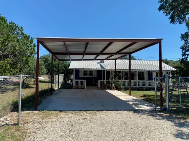 403 Kruse Loop Lakehills, TX 78063
