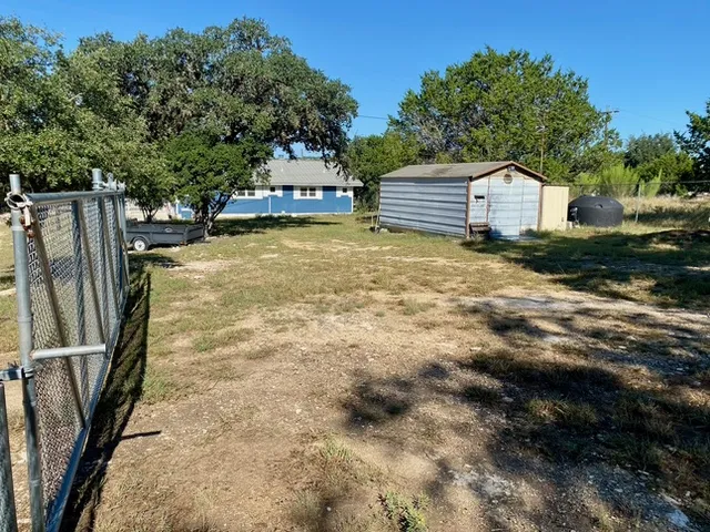 403 Kruse Loop Lakehills, TX 78063