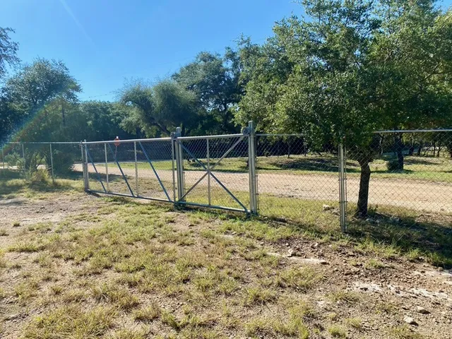 403 Kruse Loop Lakehills, TX 78063