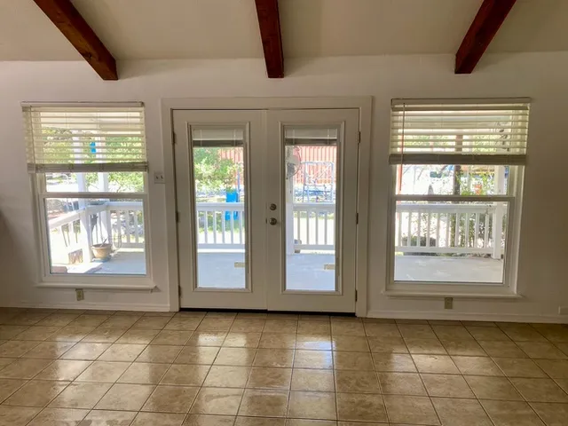 403 Kruse Loop Lakehills, TX 78063