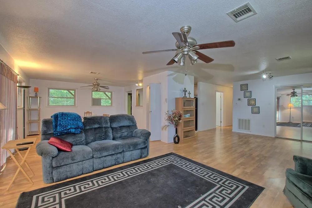 360 Oakhill Road Hemphill, TX 75948