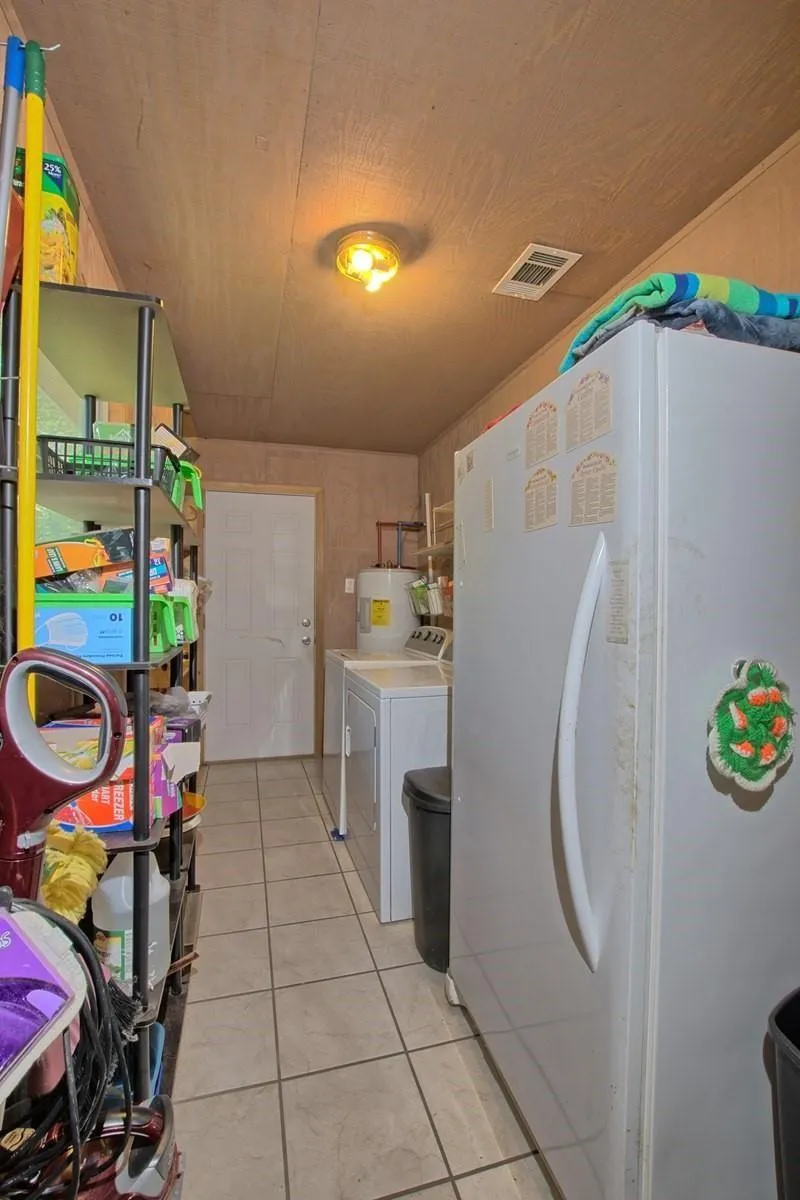 360 Oakhill Road Hemphill, TX 75948