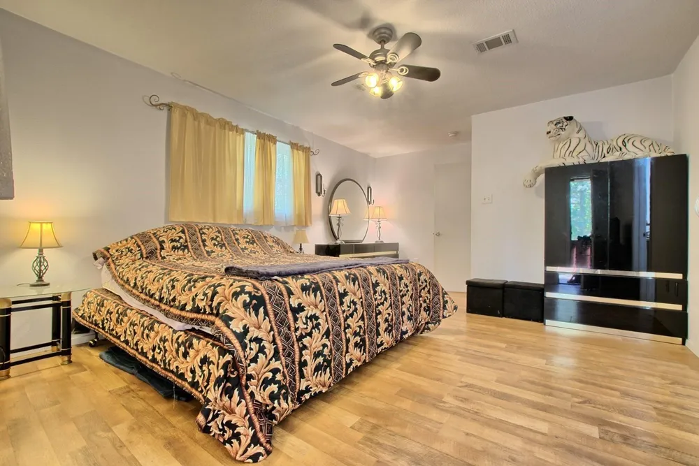 360 Oakhill Road Hemphill, TX 75948