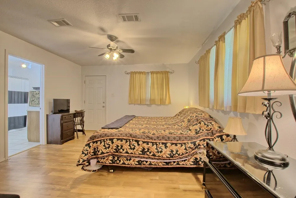 360 Oakhill Road Hemphill, TX 75948