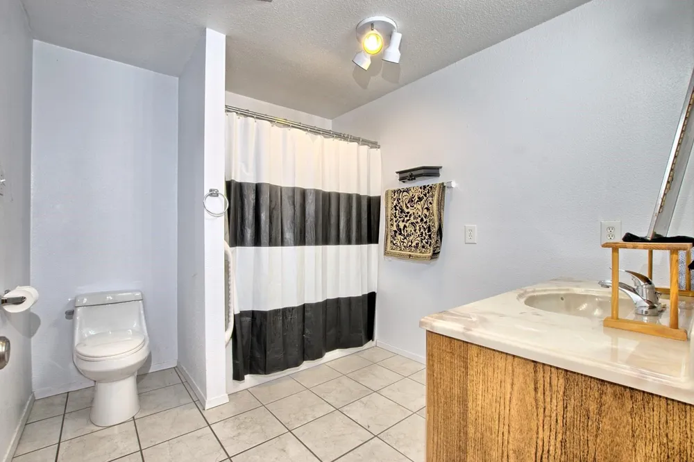 360 Oakhill Road Hemphill, TX 75948