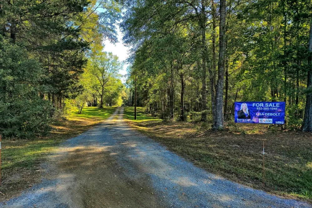 360 Oakhill Road Hemphill, TX 75948