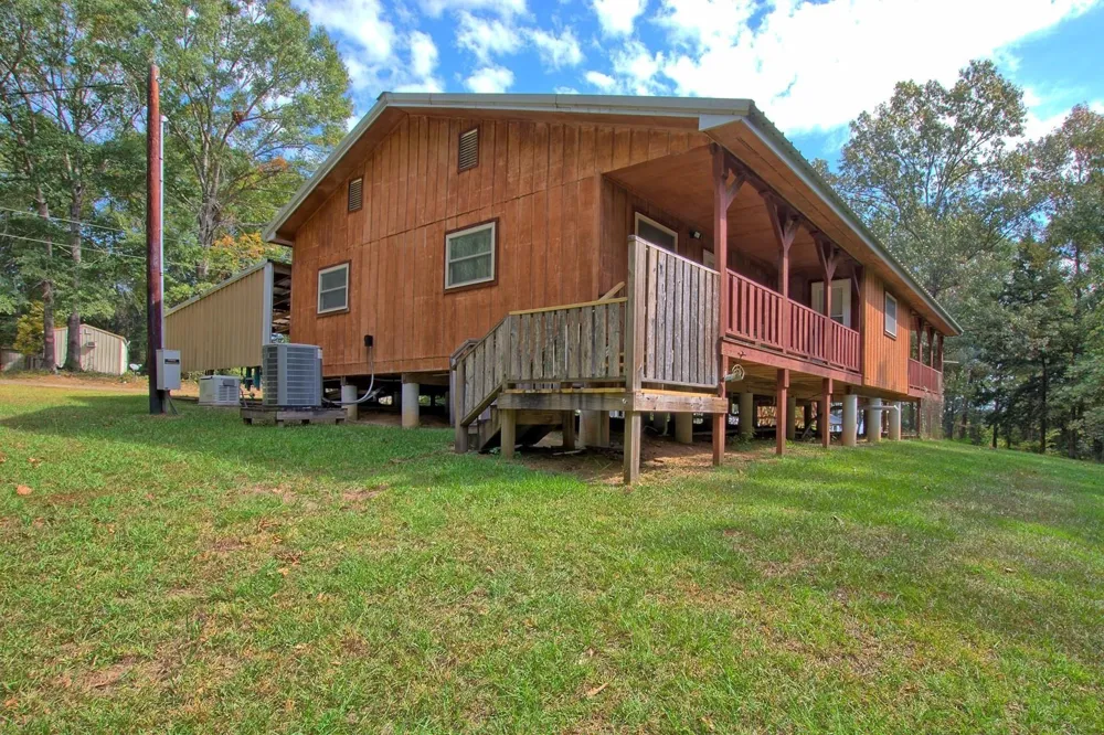 360 Oakhill Road Hemphill, TX 75948