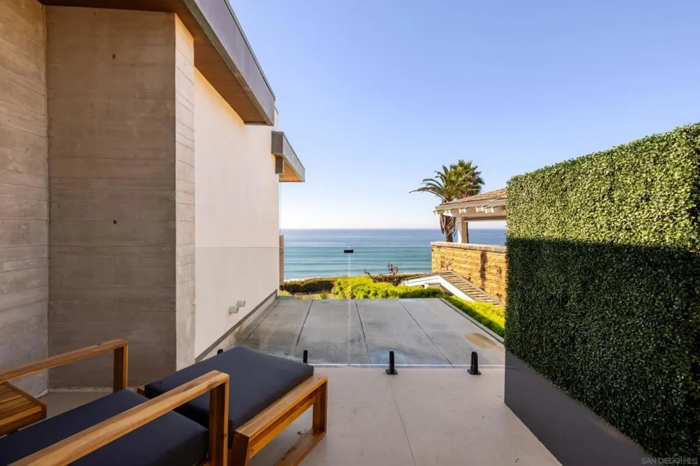 516 Stratford Del Mar, CA 92014