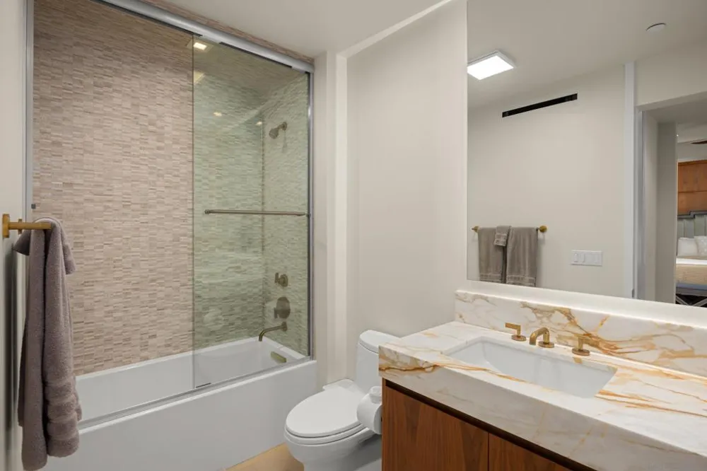 516 Stratford Del Mar, CA 92014