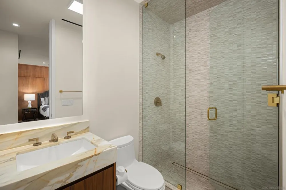 516 Stratford Del Mar, CA 92014