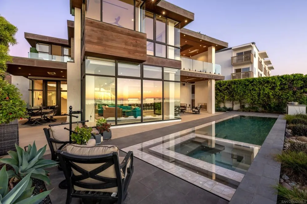 516 Stratford Del Mar, CA 92014