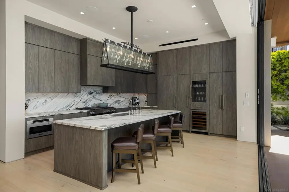 516 Stratford Del Mar, CA 92014