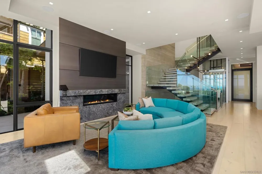 516 Stratford Del Mar, CA 92014