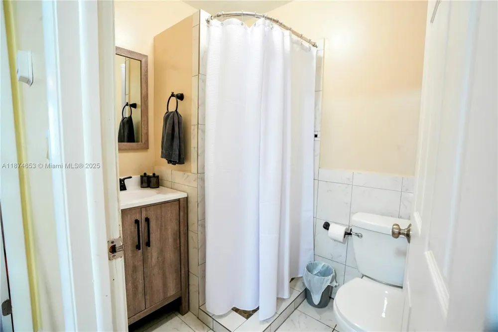 2304 SE 8TH TER Cape Coral, FL 33990
