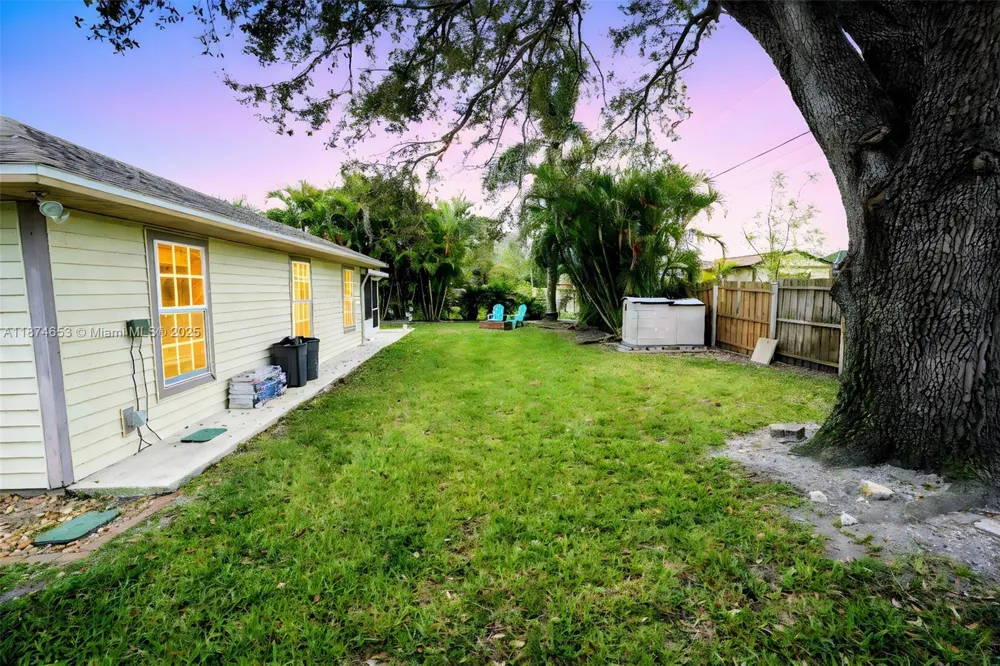 2304 SE 8TH TER Cape Coral, FL 33990